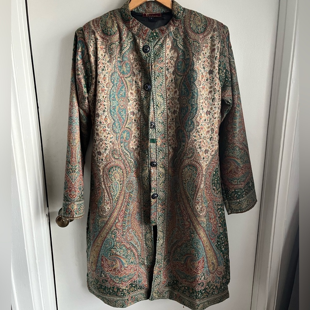 Charming paisley print fully lined long blazer size Large